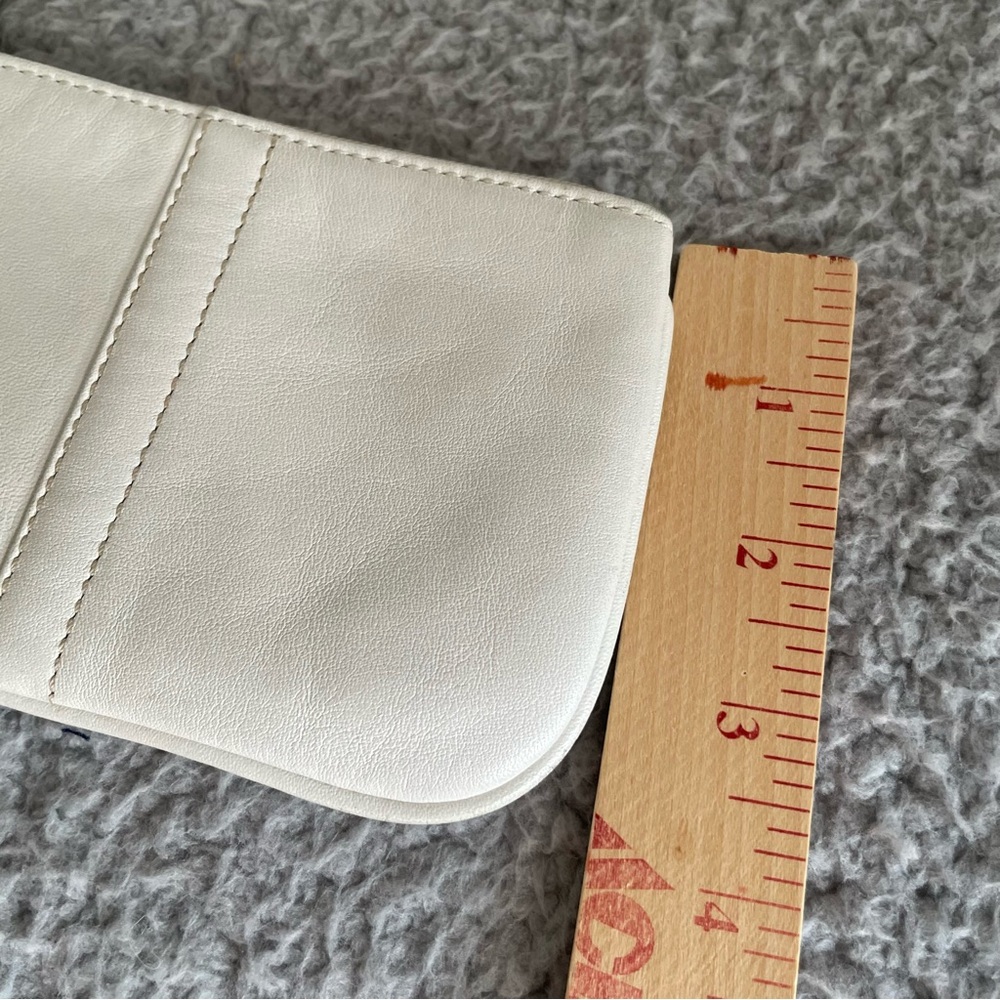 COACH Wristlet size 6''x4'' White Leather with strap zip Logo blue lining - Picture 4 of 11